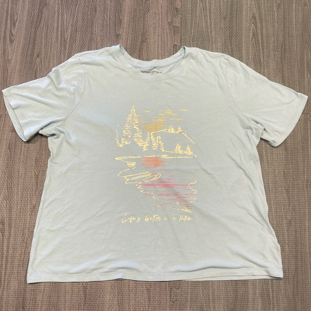 Banana Republic Blue Lake Graphic Tee - Women’s Size XL